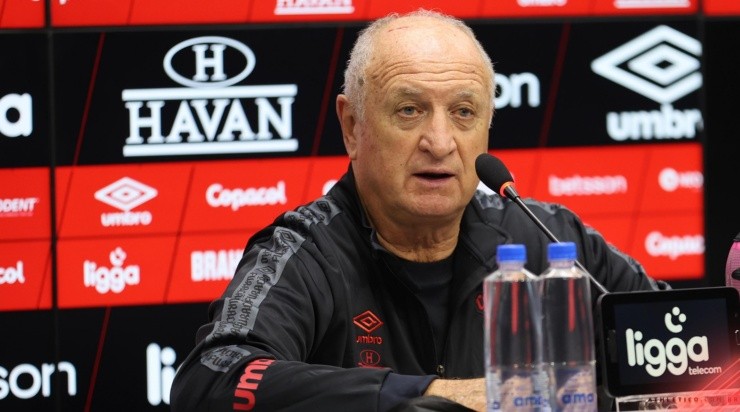 Foto: José Tramontin/athletico.com.br/Divulgação - O treinador valorizou a temporada que o Athletico vem realizando