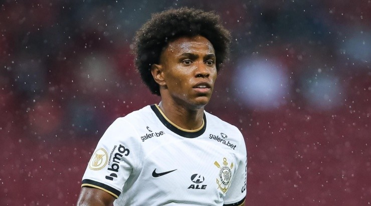 Foto: Pedro H. Tesch/AGIF - Willian saiu pela porta dos fundos.