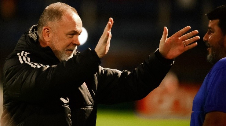 Foto: R.Pierre/AGIF - Mano Menezes: técnico foi expulso ainda durante o 1º tempo Foto: R.Pierre/AGIF - Mano Menezes: técnico foi expulso ainda durante o 1º tempo