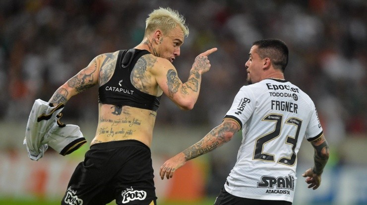 Foto: Thiago Ribeiro/AGIF - Fagner deu assistência para Róger Guedes marcar.