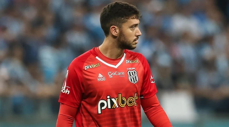 Foto: Pedro H. Tesch/AGIF - Caíque atuou em 25 jogos na Série B. 