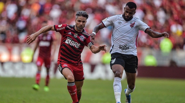 Thiago Ribeiro/AGIF - Diego em ação pelo Fla. Thiago Ribeiro/AGIF - Diego em ação pelo Fla.