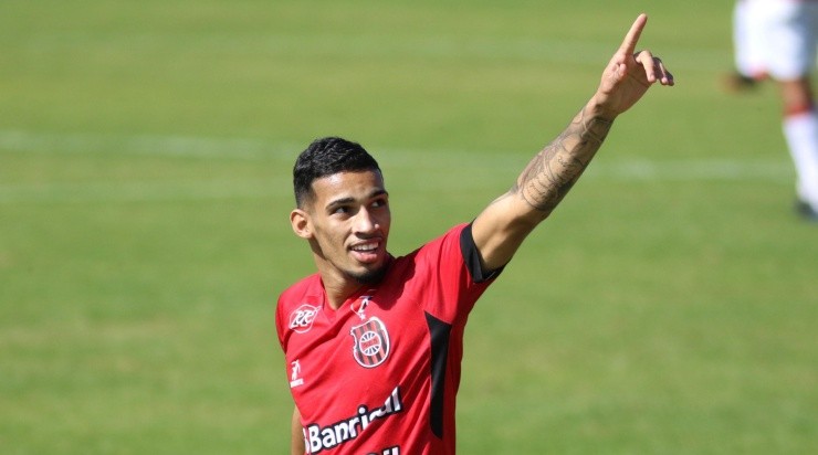 Joao Vitor Rezende Borba/AGIF - Fabricio jogou a Série B de 2021 pelo Brasil.