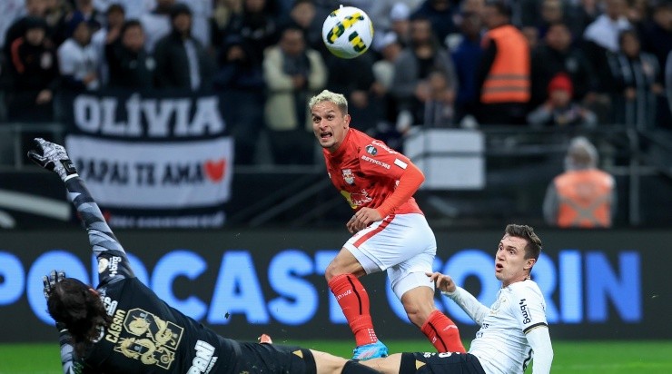 Foto: Marcello Zambrana/AGIF - Artur foi elogiado pela torcida do Corinthians.