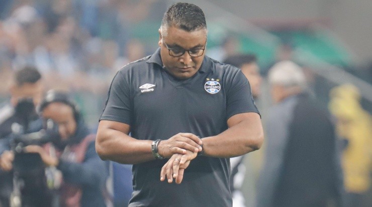 Foto: Maxi Franzoi/AGIF - Apesar do novo tropeço, o treinador segue mantido no Grêmio