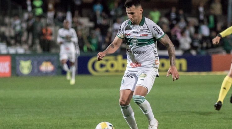 Foto: Robson Mafra/AGIF - Hernán Pérez: atacante pode ser reforço caseiro contra o América-MG