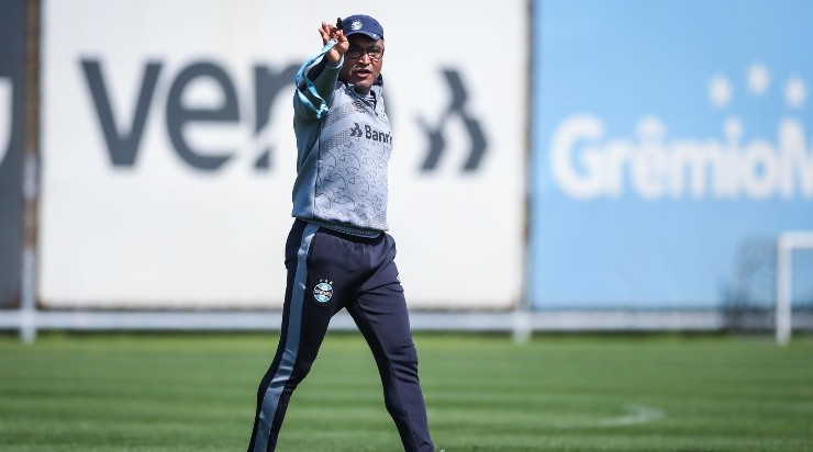 Foto: Lucas Uebel/Grêmio/Divulgação - Roger Machado: técnico está pressionado no cargo
