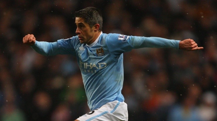  (Photo by Stu Forster/Getty Images) - Sylvinho com a camisa do City surpreendeu muitos torcedores.