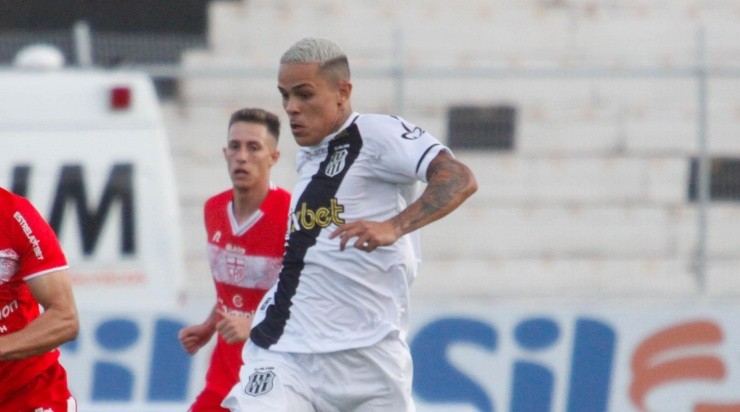 Foto 2: Rogério Capela/AGIF - Wallison tinha 100% dos direitos ligados ao Athletic-MG. 