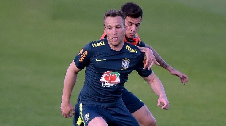 Foto: Thiago Ribeiro/AGIF- Arthur já foi figurinha carimbada na Seleção.