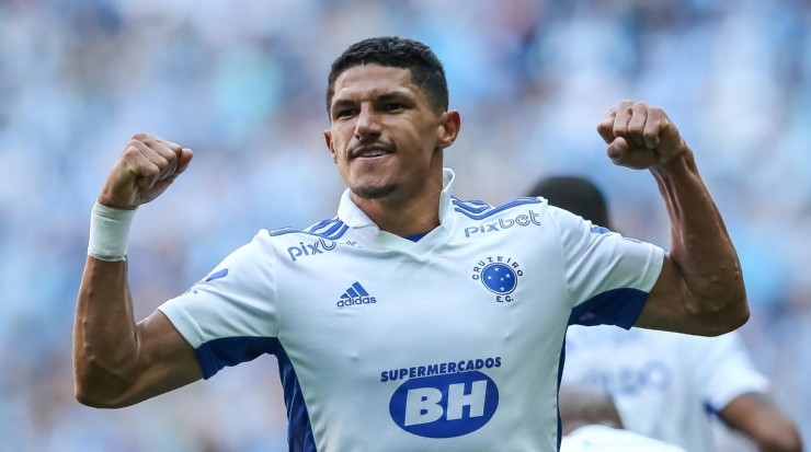 Pedro H. Tesch/AGIF - Luvannor pela Raposa. 