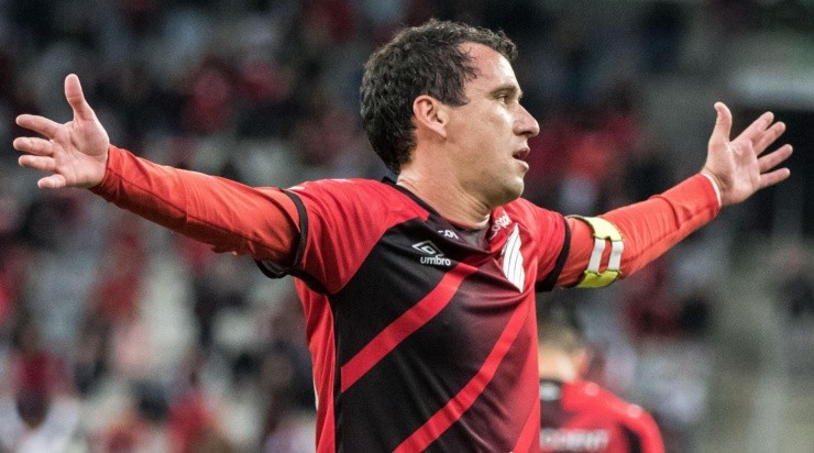 Foto: Robson Mafra/AGIF - Pablo marcou o gol da vitória em Curitiba