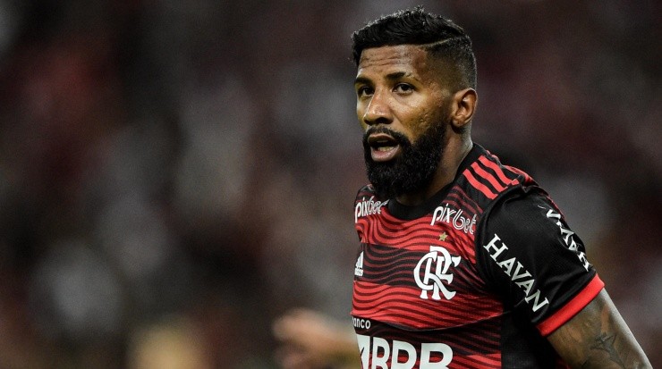 Foto: Gabriel Machado/AGIF - O Botafogo realizou uma oferta de pré-contrato a Rodinei