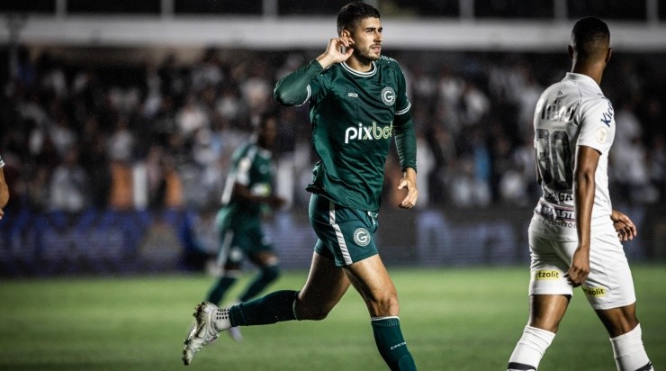 Foto: Raul Baretta/AGIF - Pedro Raul: centroavante é destaque com a camisa do Goiás