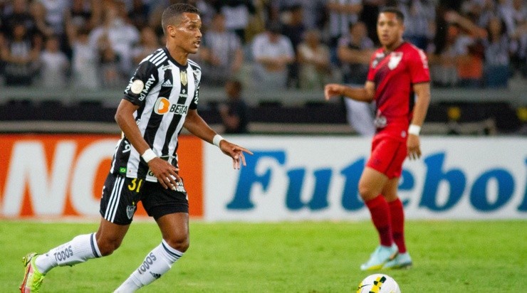 Foto: Fernando Moreno/AGIF - Pedrinho: meia-atacante ainda pode voltar em 2022