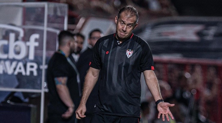 Foto: Isabela Azine/AGIF - Atlético-GO perdeu mais uma em casa no Brasileirão.
