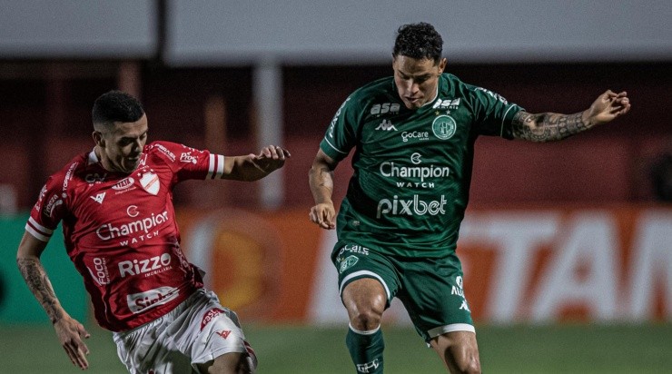 Foto: Heber Gomes/AGIF - Giovanni Augusto é uma das referências do elenco bugrino. 