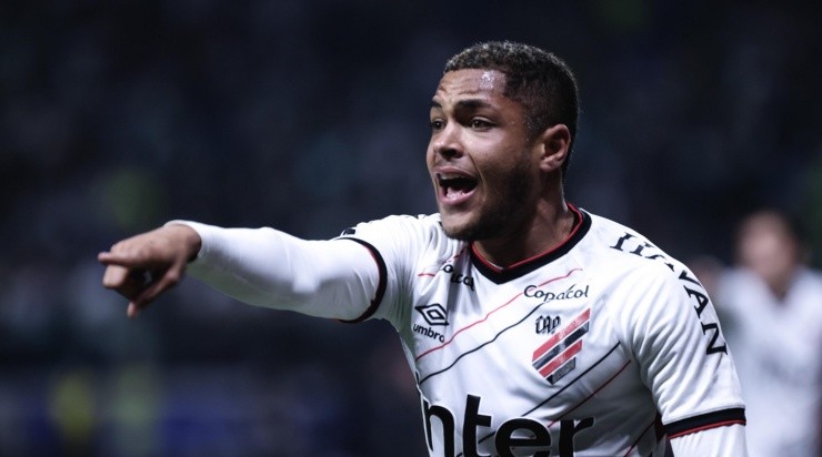  Foto: Ettore Chiereguini/AGIF - Vitor Roque foi a maior contratação da história do clube. 