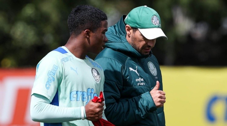 Foto: Cesar Greco/Palmeiras/Divulgação - Endrick e Abel Ferreira: jovem pode ganhar chance com o técnico português