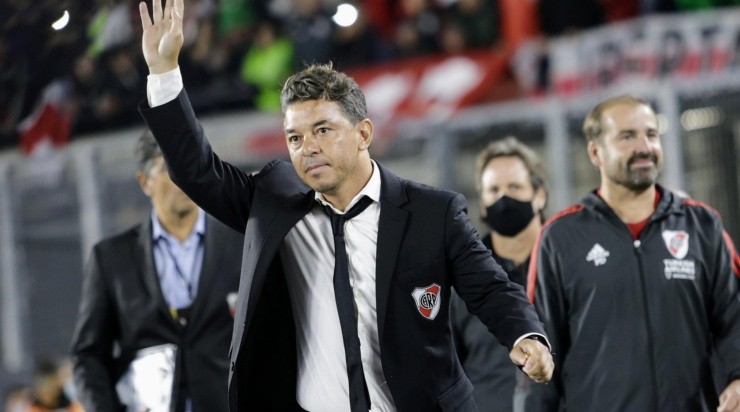 Fotobairesarg/AGIF - Gallardo no comando do River Plate. 