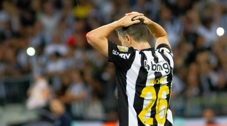 Foto: Fernando Moreno/AGIF - Nacho se lamentando contra o Braga. 