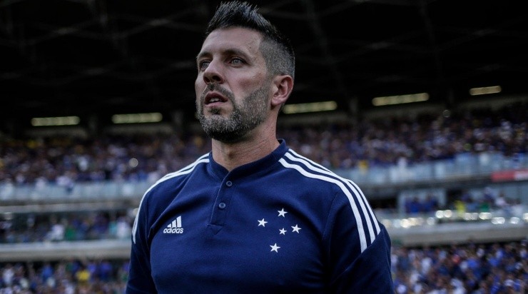 Foto: Cruzeiro/Divulgação - Com o acesso encaminhado, treinador está de olho no título Foto: Cruzeiro/Divulgação - Com o acesso encaminhado, treinador está de olho no título