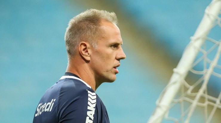 Foto: Pedro H. Tesch/AGIF - João Carlos teve poucas oportunidades em 2021 e 2022. Foto: Pedro H. Tesch/AGIF - João Carlos teve poucas oportunidades em 2021 e 2022.