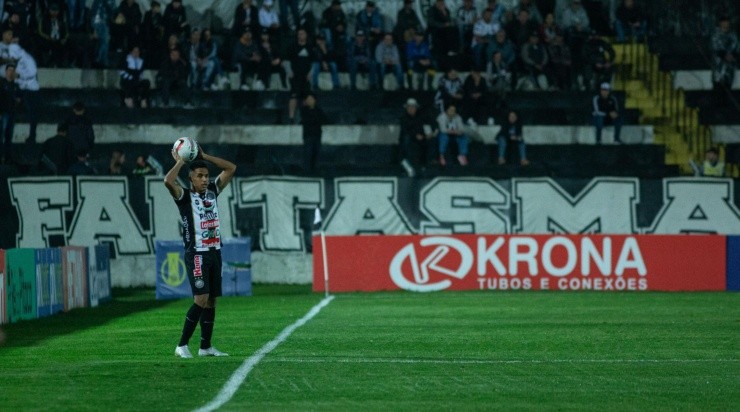 Foto: Joao Vitor Rezende Borba/AGIF - Operário vai vendo de perto o 'fantasma' do rebaixamento.