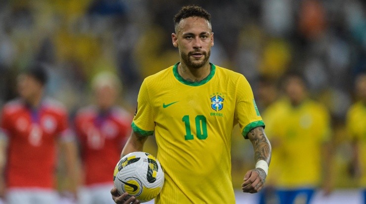 Foto: Thiago Ribeiro/AGIF - Neymar é o representante brasileiro nas figurinhas extras.