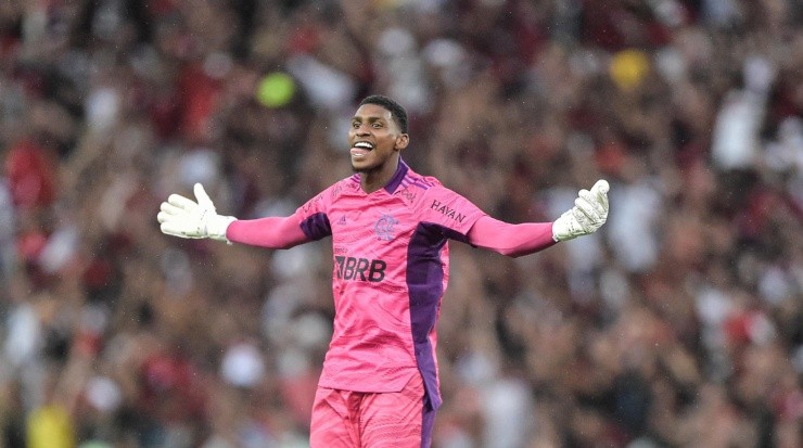 Foto: Thiago Ribeiro/AGIF - Hugo vive uma relação de amor e ódio com a Nação.