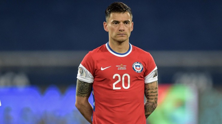 Thiago Ribeiro/AGIF - Aranguiz pela Seleção do Chile. 