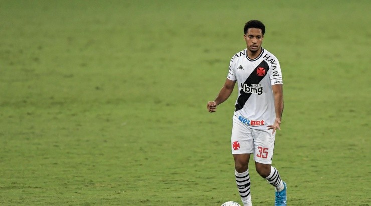 Miranda deve ser relacionado para o duelo contra o Cruzeiro, nesta quarta-feira (21), no Mineirão. Foto:Thiago Ribeiro/AGIF