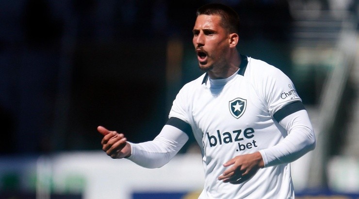 Foto: Vitor Silva/Botafogo/Divulgação - Gabriel Pires: pode ter primeira chance como titular