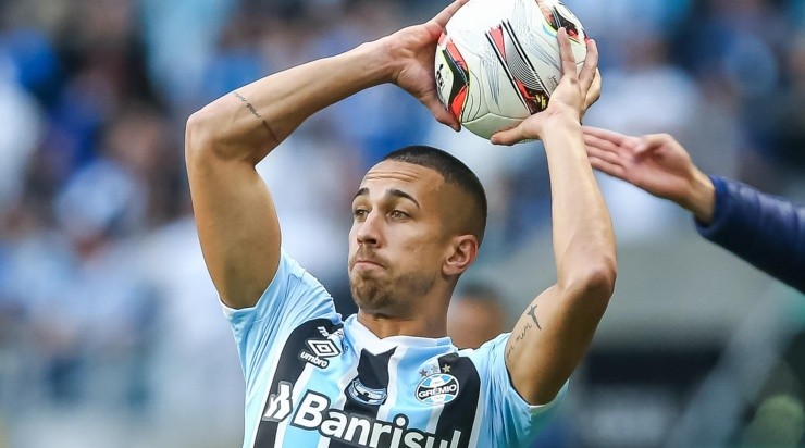 Foto: Pedro H. Tesch/AGIF - Nicolas: lateral pode voltar ao time na próxima rodada