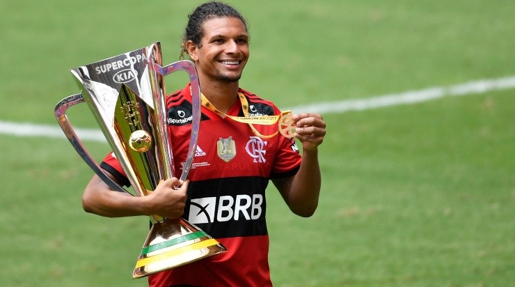 Foto: Mateus Bonomi/AGIF - Arão ganhou vários títulos pelo Flamengo.