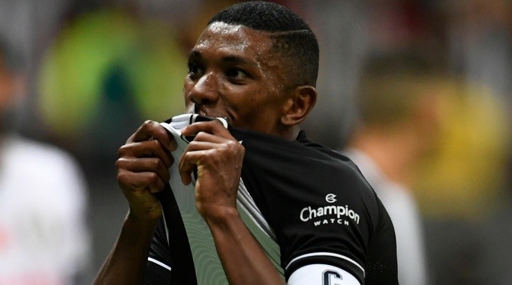 Foto: Mateus Bonomi/AGIF - Kanu: na mira de equipes do Brasil e exterior