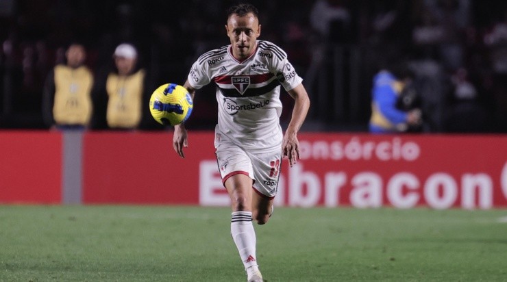 Foto: Ettore Chiereguini/AGIF - O lateral precisa de mais nove atuações na temporada para renovar