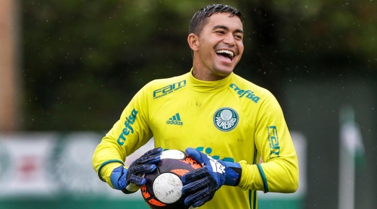 Foto: Ale Cabral/AGIF - Dudu brincando de goleiro em 2017.