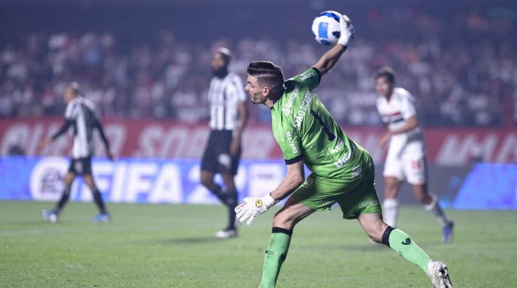Foto: Ettore Chiereguini/AGIF - João Ricardo em ação pela Sul-Americana. Foto: Ettore Chiereguini/AGIF - João Ricardo em ação pela Sul-Americana.