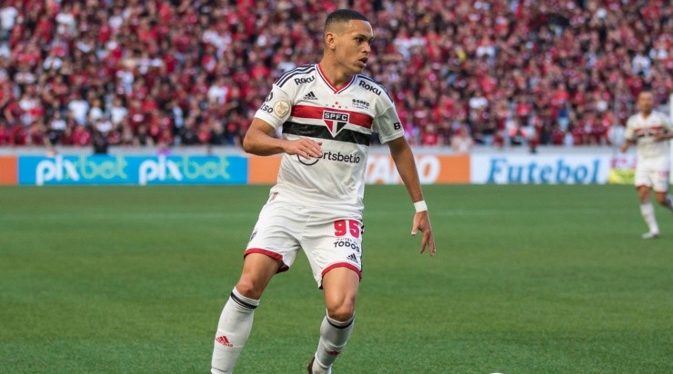  Robson Mafra/AGIF - Marcos Guilherme em ação pelo SPFC. 