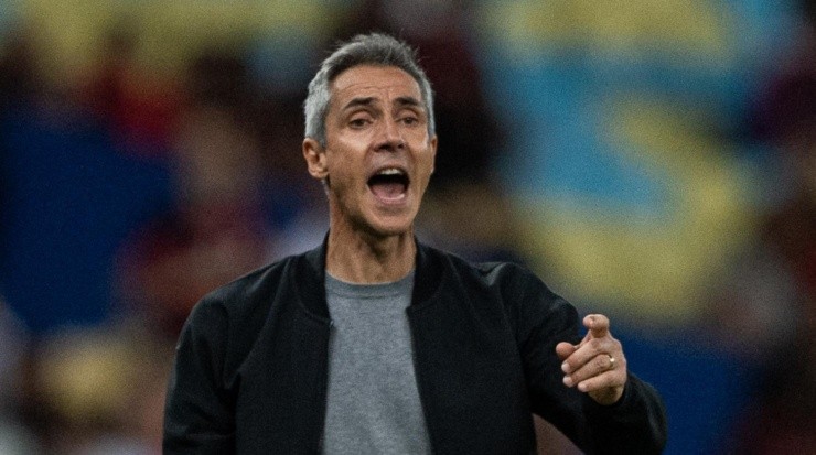 Foto: Thiago Ribeiro/AGIF - Paulo Sousa foi 'cutucado' pela torcida do Fortaleza.