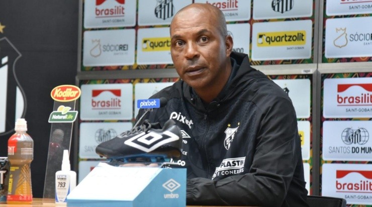 Foto: Ivan Storti/Santos FC/Divulgação - Orlando Ribeiro: interino conquistou sua 1ª vitória no comando da equipe