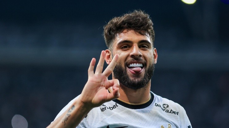 Foto: Marcello Zambrana/AGIF - Yuri Alberto foi elogiado por Luizão.