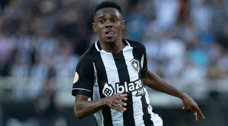 Foto: Jorge Rodrigues/AGIF - Jeffinho: jovem perdeu espaço no time titular do Botafogo