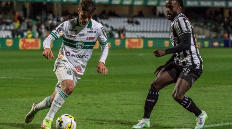 Foto: Robson Mafra/AGIF - Natanael: jovem ganhou muitos elogios do treinador do Coxa