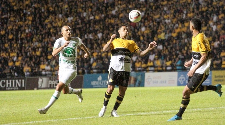 Foto: Lucas Sabino/AGIF - Última partida terminou com vitória por 2 a 0.