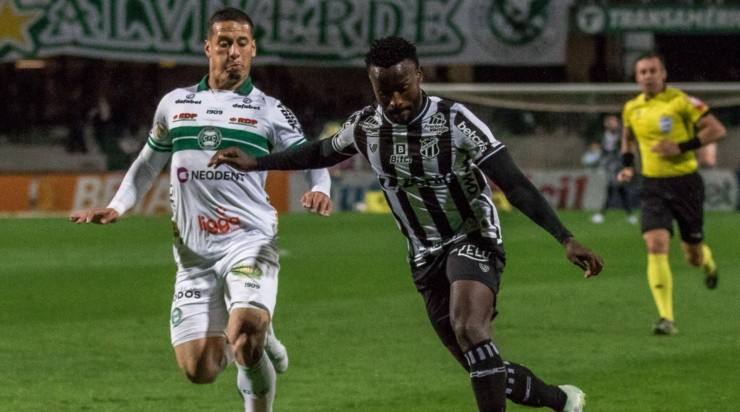 Foto: Robson Mafra/AGIF - Mendoza é um dos jogadores que caíram de produção.