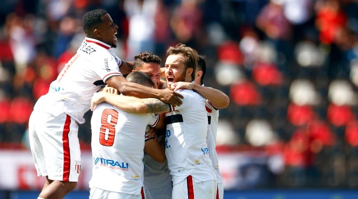 Thiago Calil/AGIF – Jogadores do Botafogo-SP comemorando gol