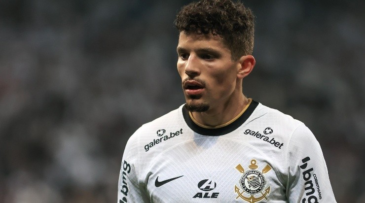 Foto: Marcello Zambrana/AGIF - Rafael Ramos: lateral trata problema na coxa