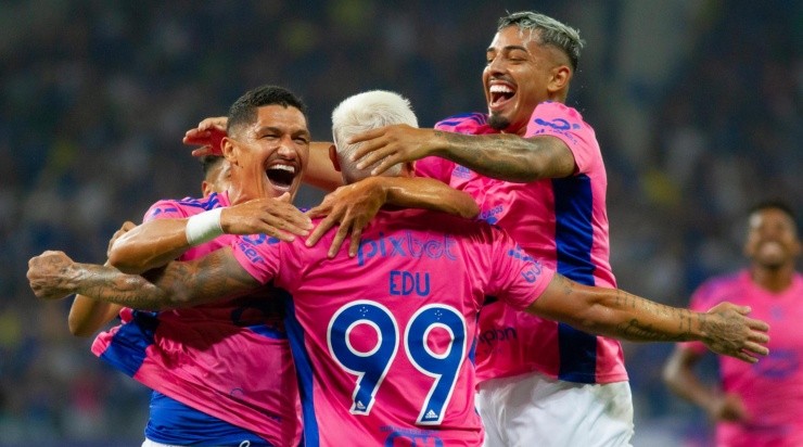 Foto: Fernando Moreno/AGIF - O centroavante Edu voltou a deixar sua marca, mas o Cabuloso só empatou Foto: Fernando Moreno/AGIF - O centroavante Edu voltou a deixar sua marca, mas o Cabuloso só empatou